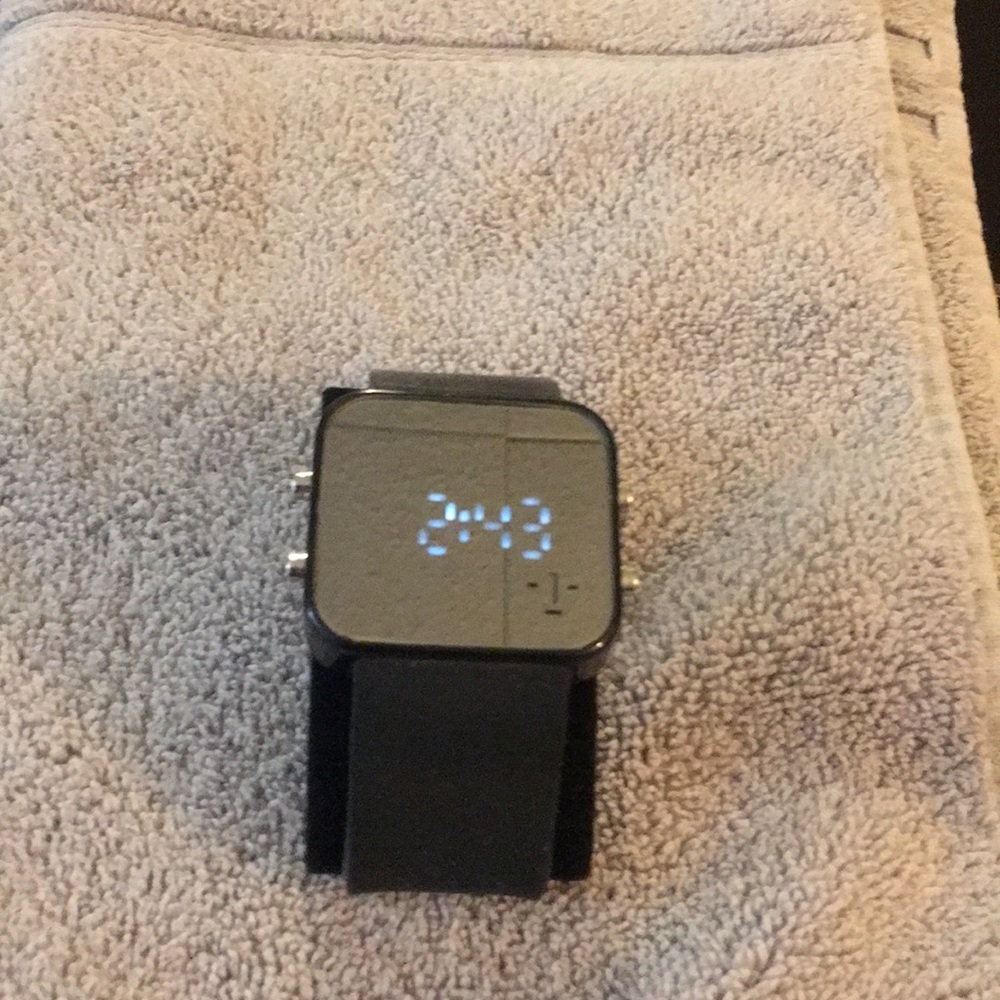 1:Face Mens Black Watch